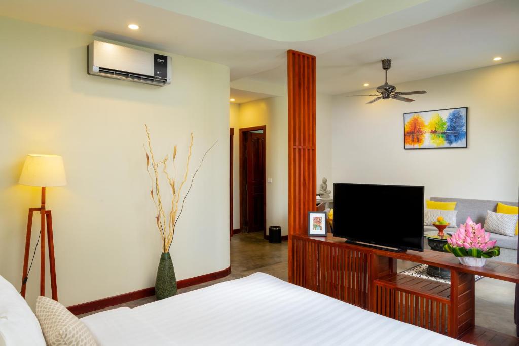 Silver Smith Residence Room Type - Suite with Pool View