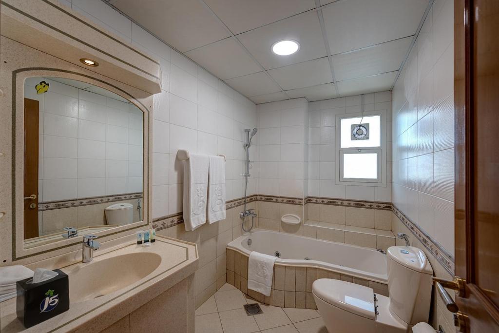 {
  "en-gb": "J5 Four Bedroom Villa Holiday home in Mirdif"
} photo 3