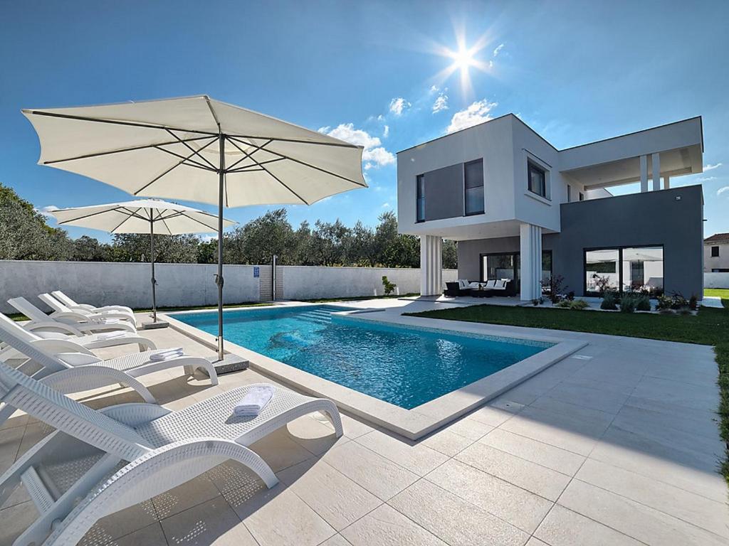 Villa Lungera photo 2