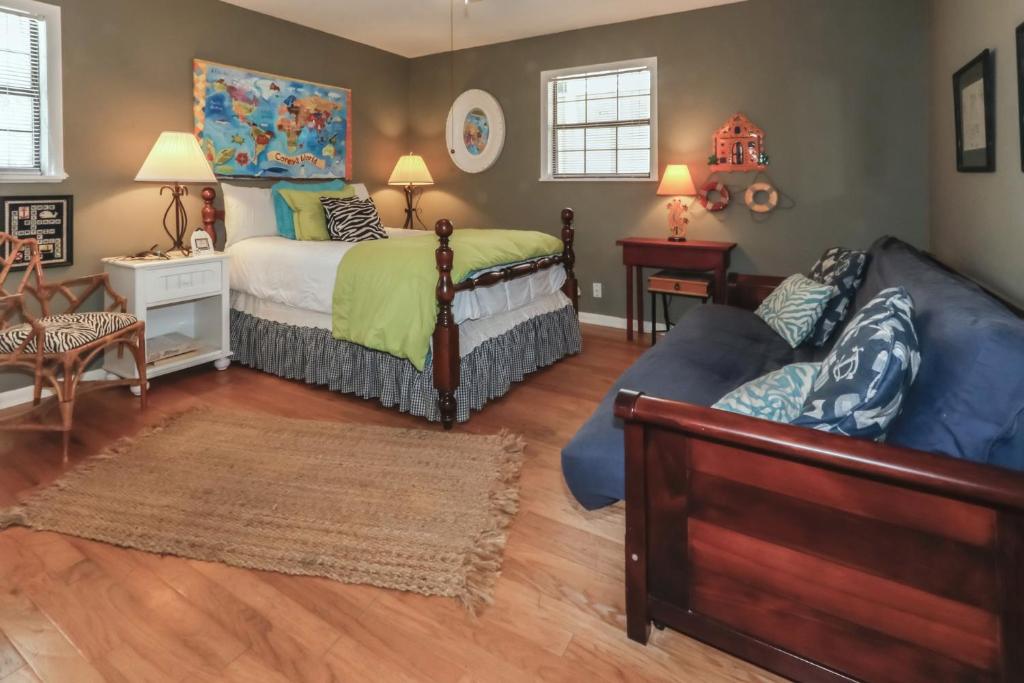 Leapin Lizard Cottage image