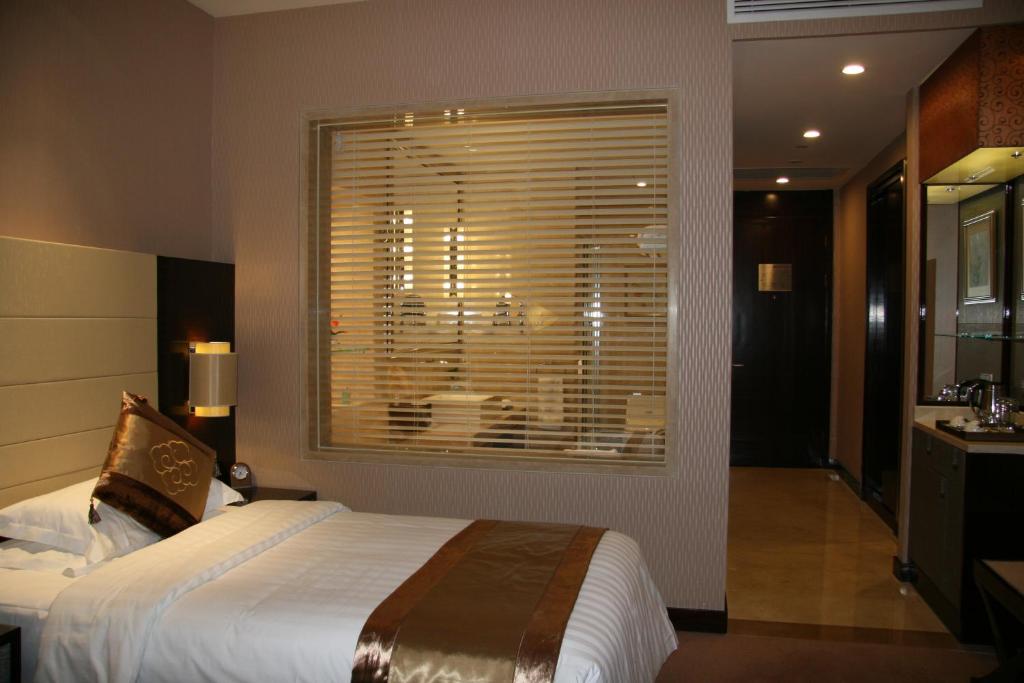 Двухместный (Двухместный номер Делюкс с 2 отдельными кроватями), Ritan Hotel Downtown Beijing