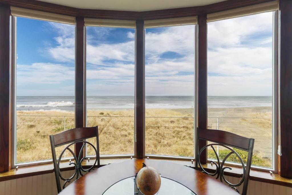 Expansive Views Family Oceanfront Beach Home photo 2