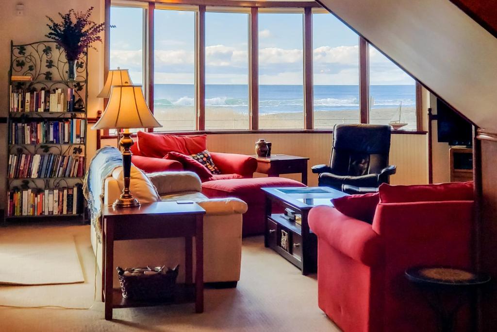 Expansive Views Family Oceanfront Beach Home photo 1