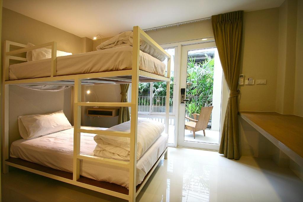Четырехместный (Стандартный четырехместный номер), CHERN Hostel