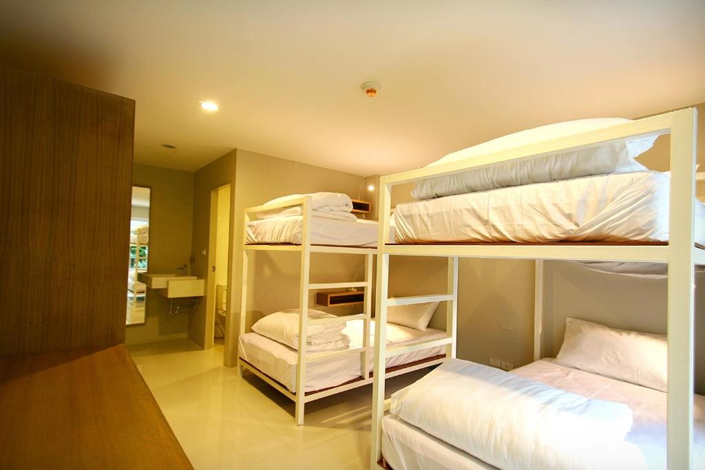 Четырехместный (Стандартный четырехместный номер), CHERN Hostel