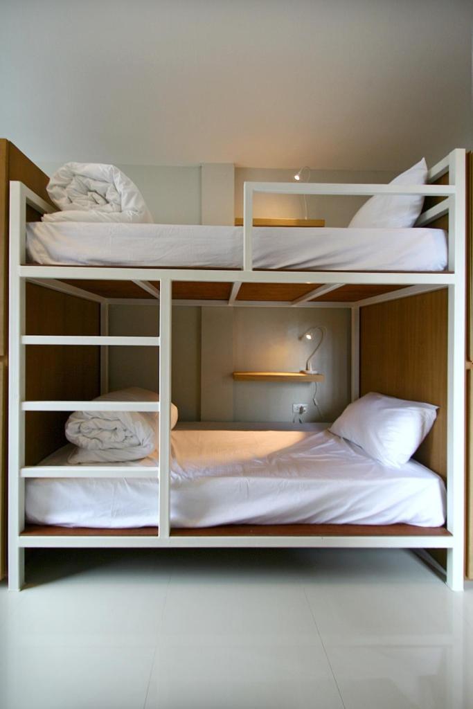 Номер (Односпальная кровать в 8-местном общем номере), CHERN Hostel