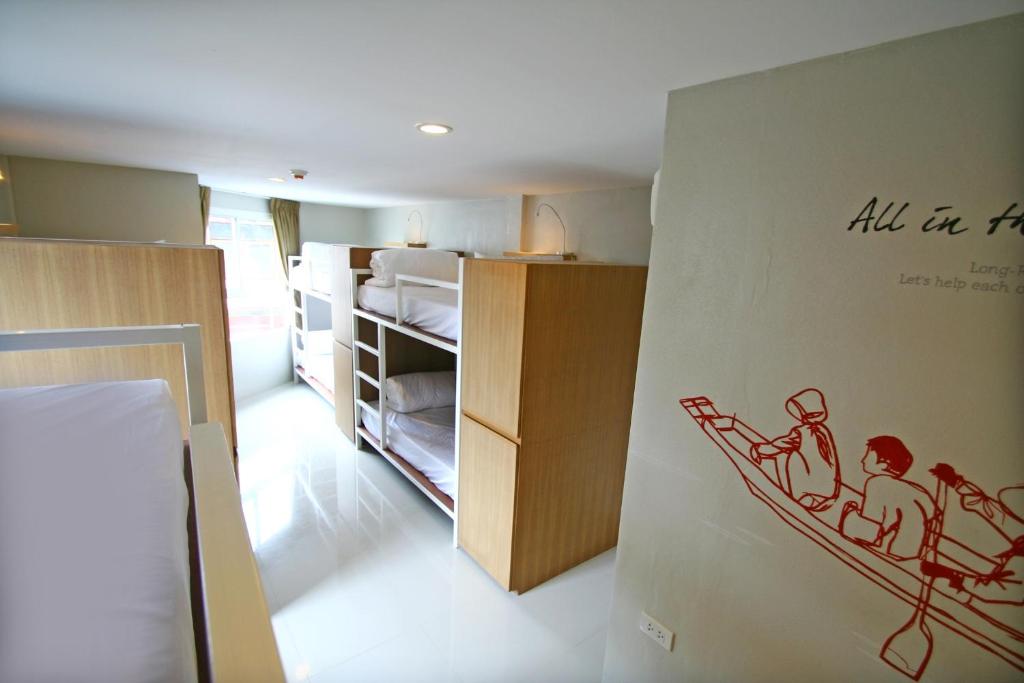 Номер (Односпальная кровать в 8-местном общем номере), CHERN Hostel