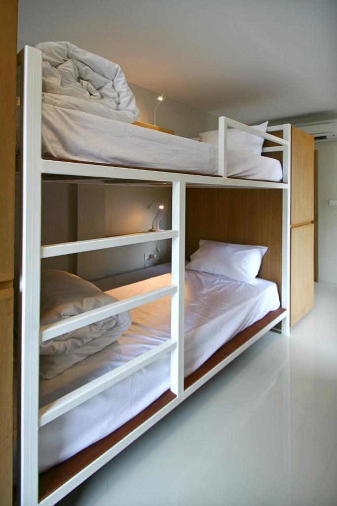 Номер (Односпальная кровать в 8-местном общем номере), CHERN Hostel