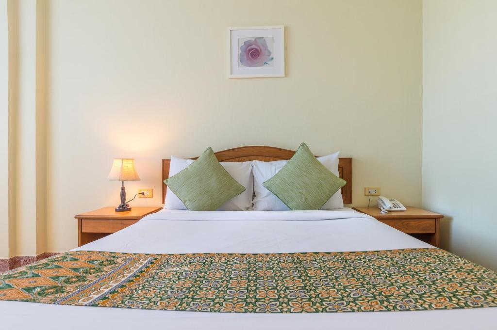 Двухместный (Улучшенный двухместный номер с 1 кроватью), Krabi Phetpailin Hotel