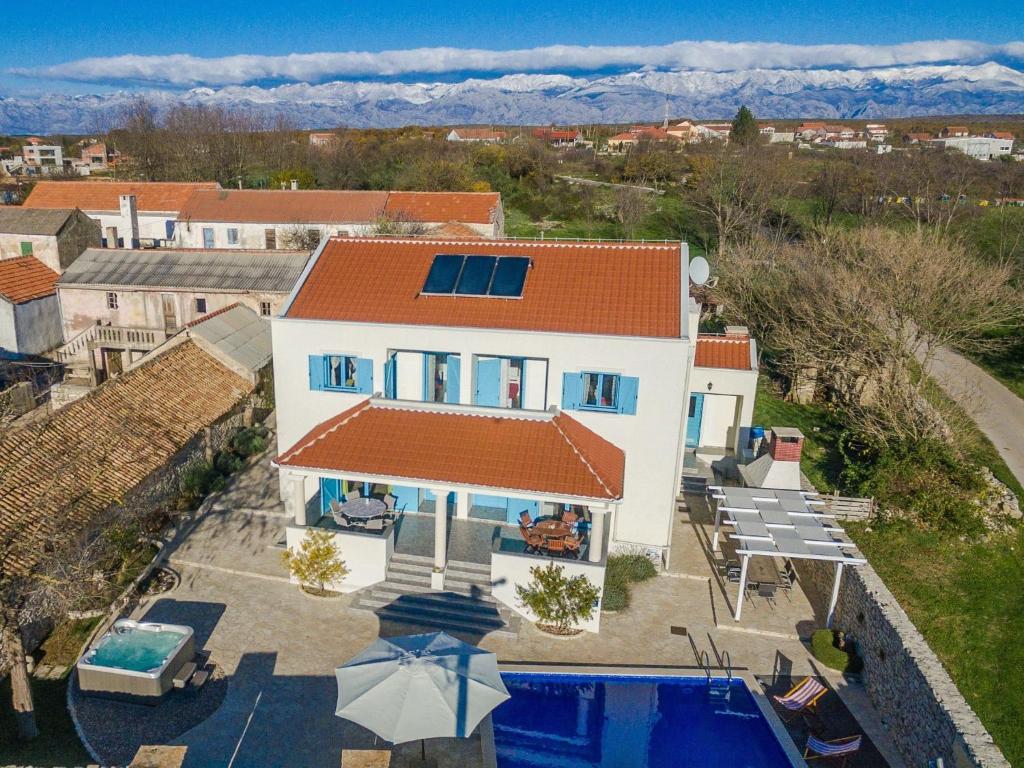 Charming villa with private, heatable pool, wellness & spa area, nice terrace photo 4