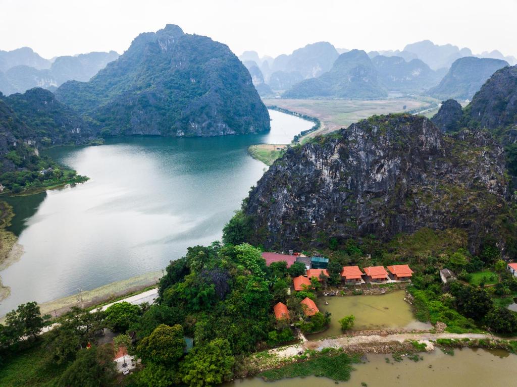 Trang An Lotus Lake Homestay