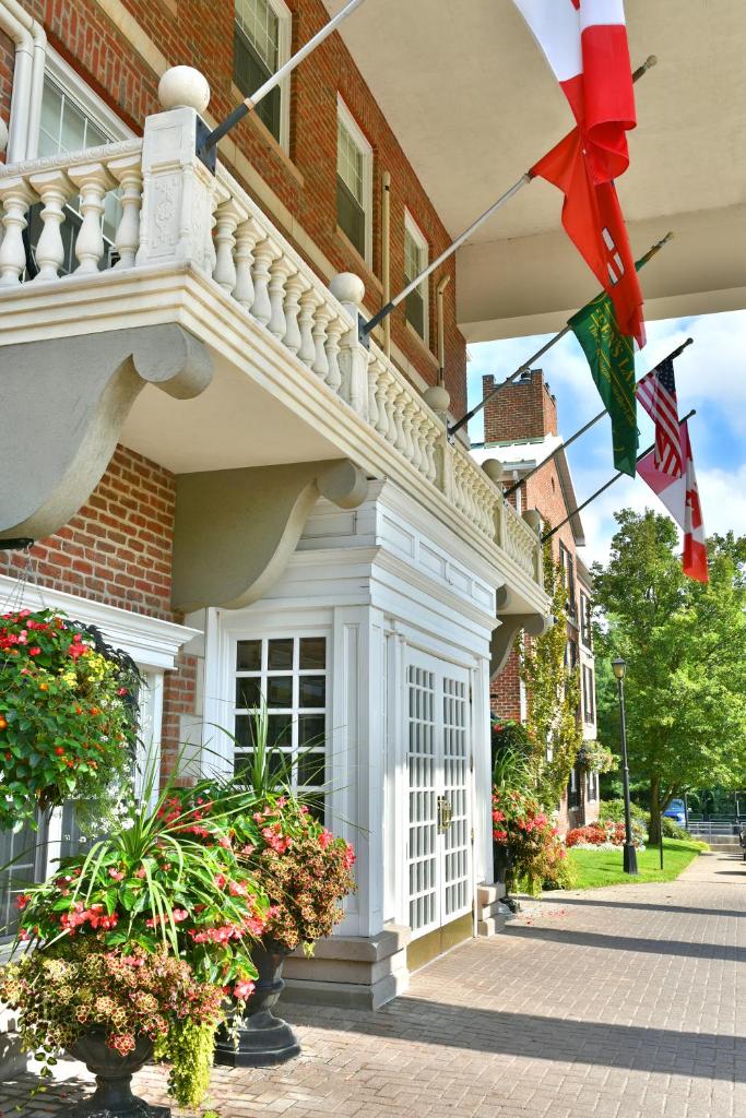 Queens Landing photo 3