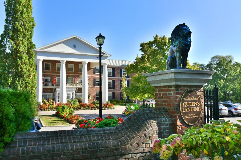 Queens Landing photo 1