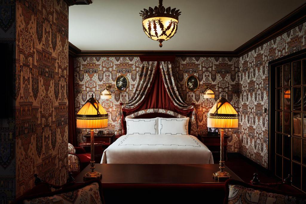 Сьюит (Двухместный люкс «Ателье» с 1 кроватью), L'Escape Hotel