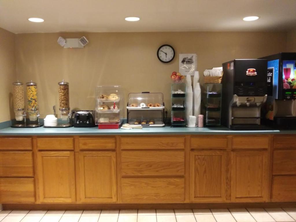 Bestway Inn - Madison photo 2
