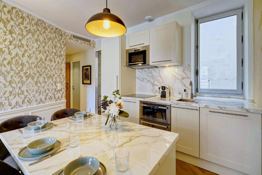 Апартаменты (Апартаменты 44 с 1 спальней), Apartments Du Louvre