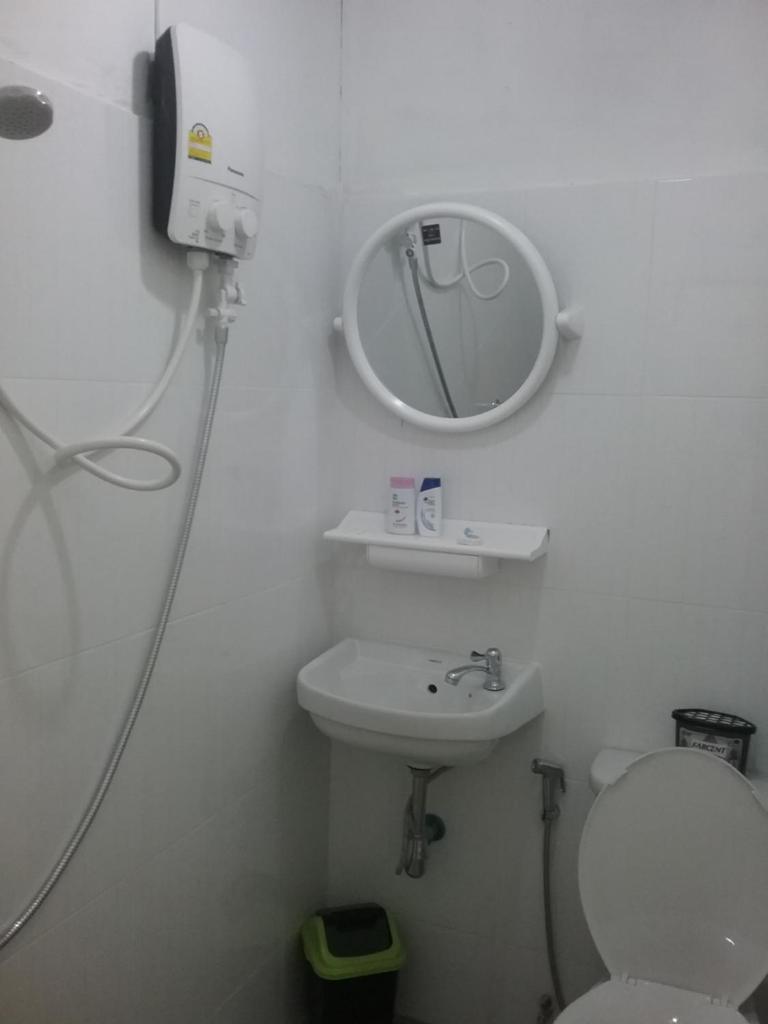 Четырехместный (Классический четырехместный номер), Danee Hostel