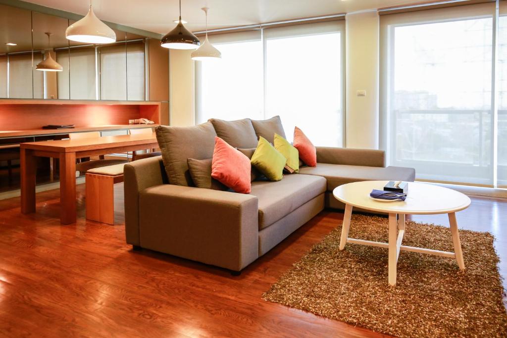 Сьюит (Executive Room # 803), Отель Northgate