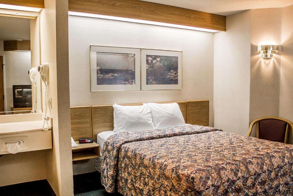 Rodeway Inn Abbotsford photo 2