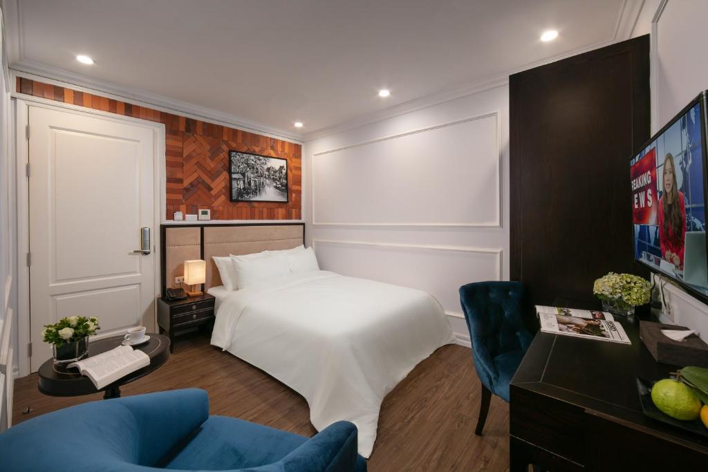 Двухместный (Улучшенный двухместный номер с 1 кроватью), Marina Hotel