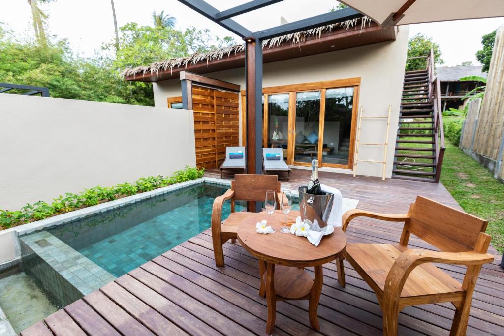 Вилла (Pool Villa with Rooftop Terrace + One-way Airport Transfer), Sea Dance Resort