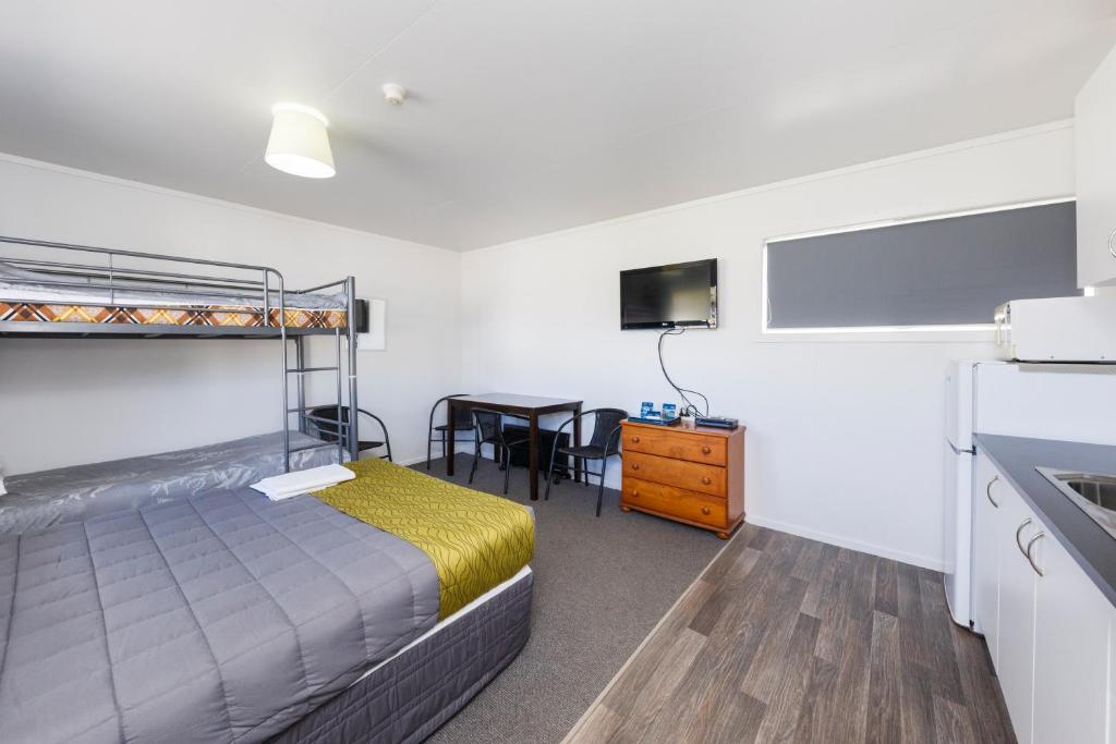 Foxton Beach Holiday Park - Tap to explore photos