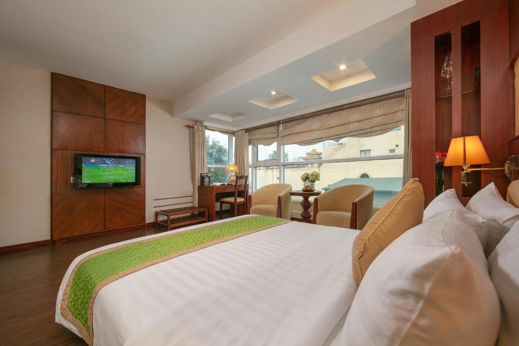Двухместный (Эксклюзивный двухместный номер с 1 кроватью), Emerald Hotel