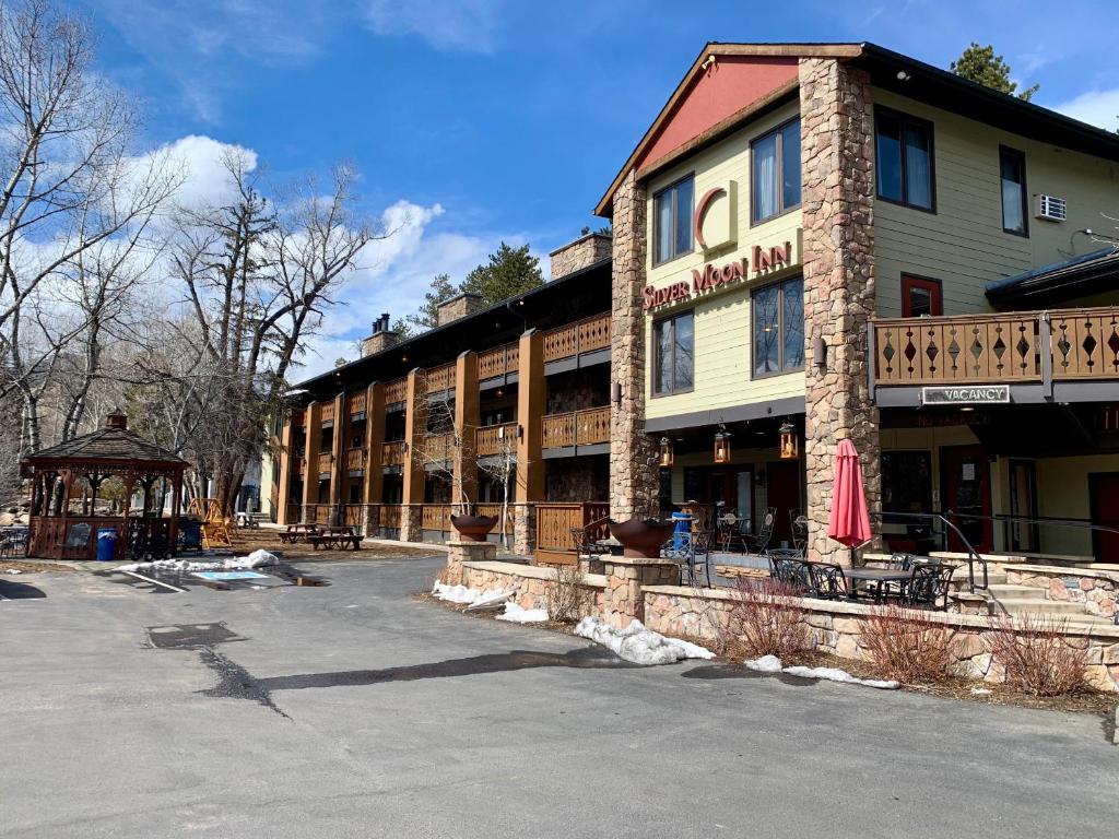 Silver Moon Inn photo 1