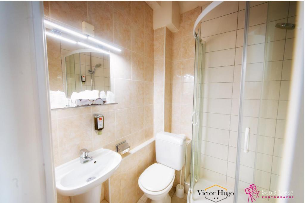 Hotel Victor Hugo Lorient - 리셉션