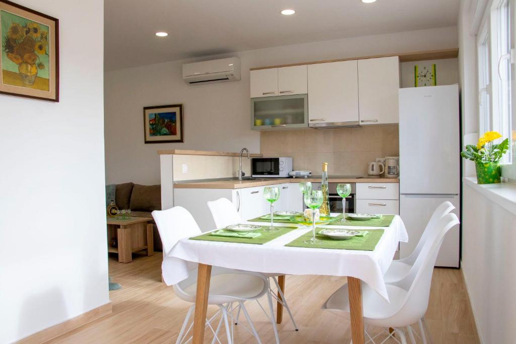 Apartments Mobine photo 2