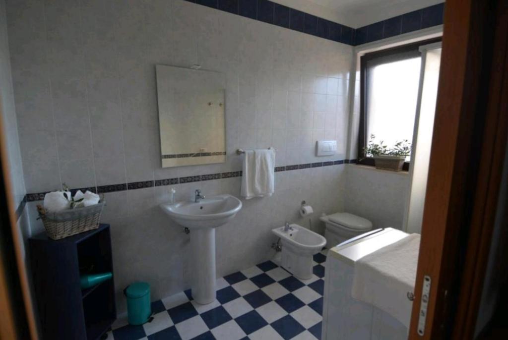 "La casa di Mariagrazia" rooms con cucina condivisa e terrazza photo 2