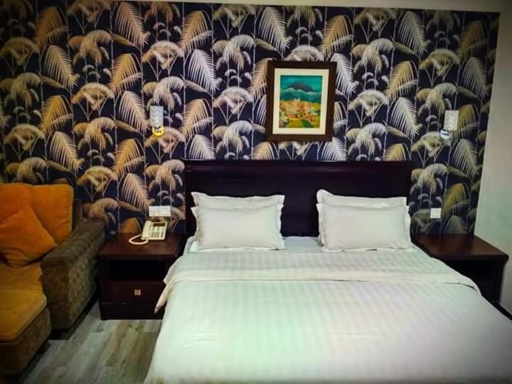 Двухместный (Номер Делюкс с кроватью размера «king-size»), D'Borneo Hotel