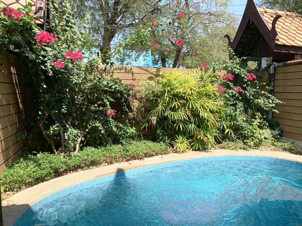 Вилла (Вилла с 1 спальней и собственным бассейном), Курортный отель BTC Boutique Resort