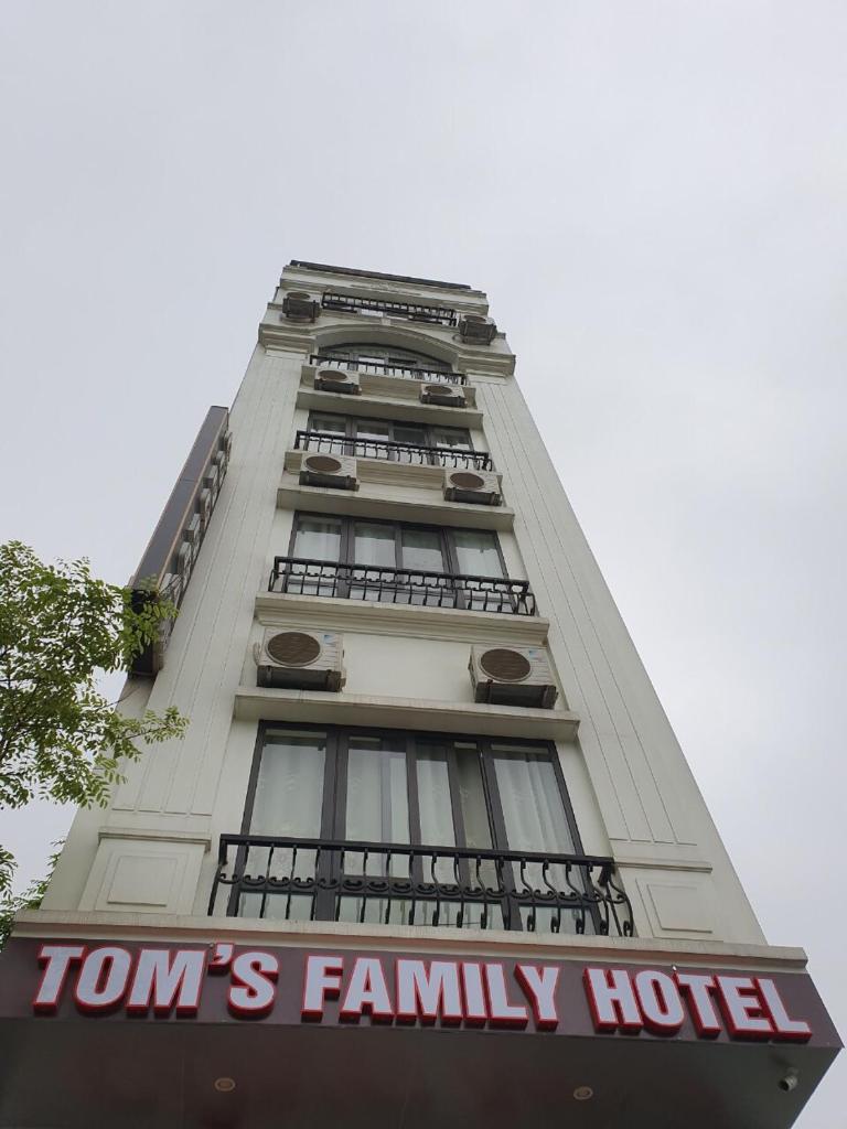 Tom's Family Hotel