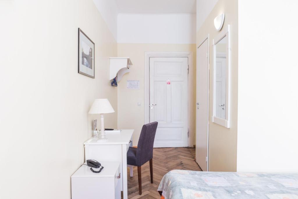 Двухместный (Двухместный номер с 2 отдельными кроватями), Economy Hotel