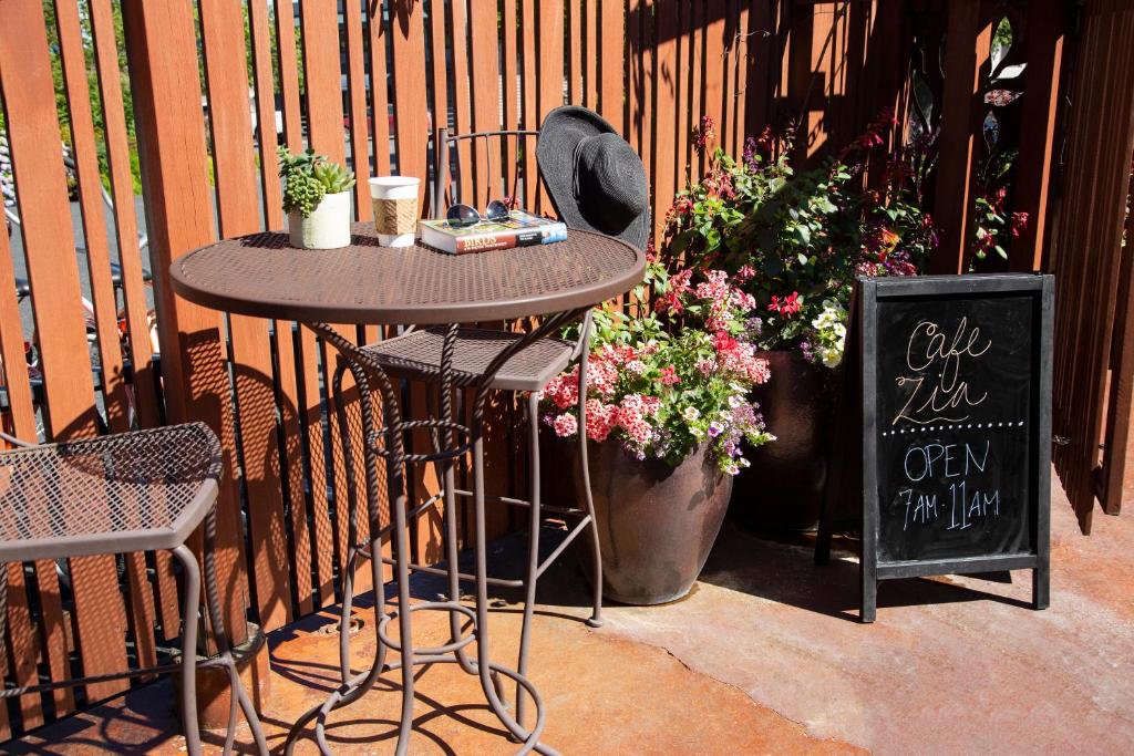 Earthbox Inn & Spa photo 4
