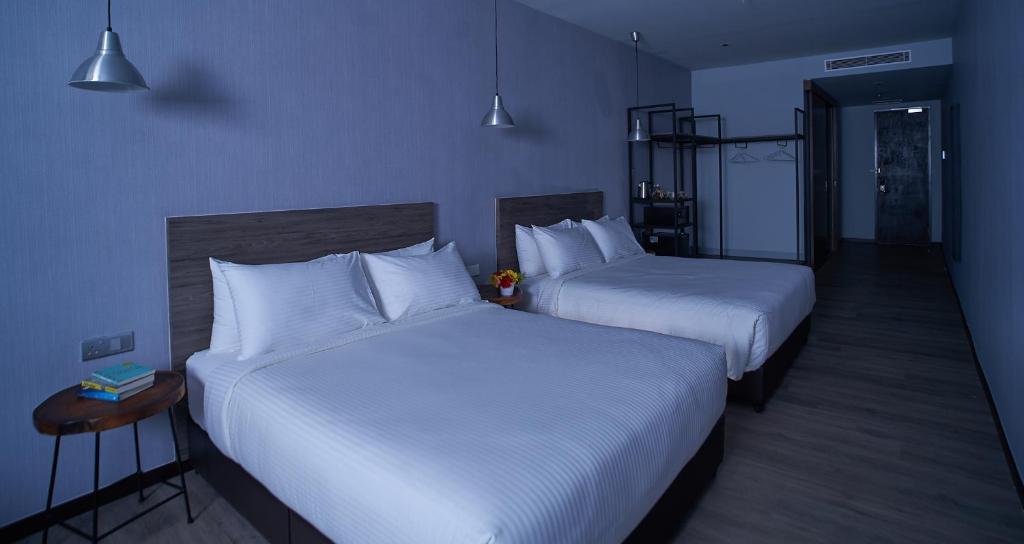 Сьюит (Полулюкс), Urban H Hotel