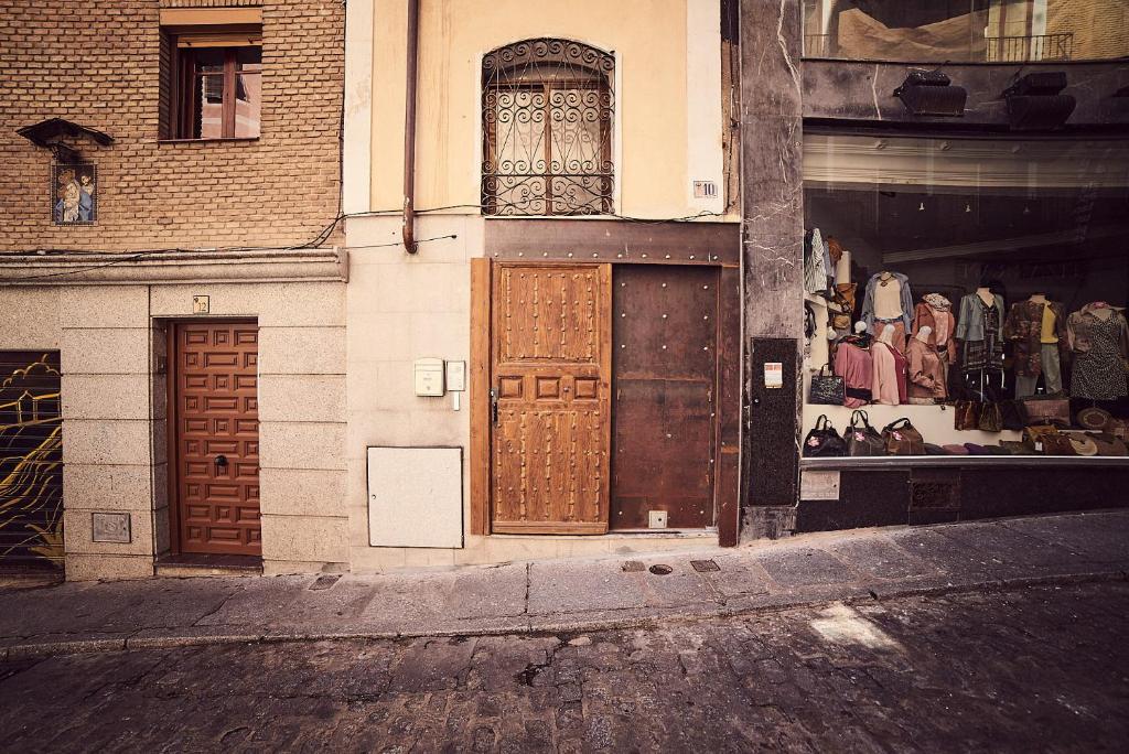 La Balconada de Toledo - PARKING GRATIS - 2 HABITACIONES - Tap to explore photos