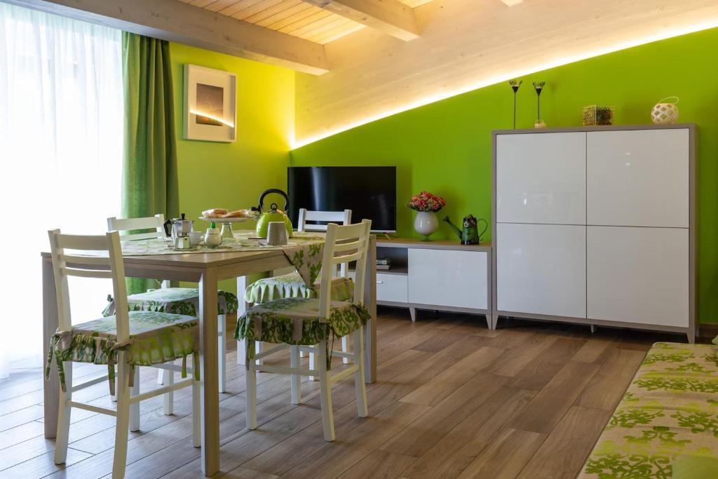Il Sopracciglio Suites - Green Suite photo 3