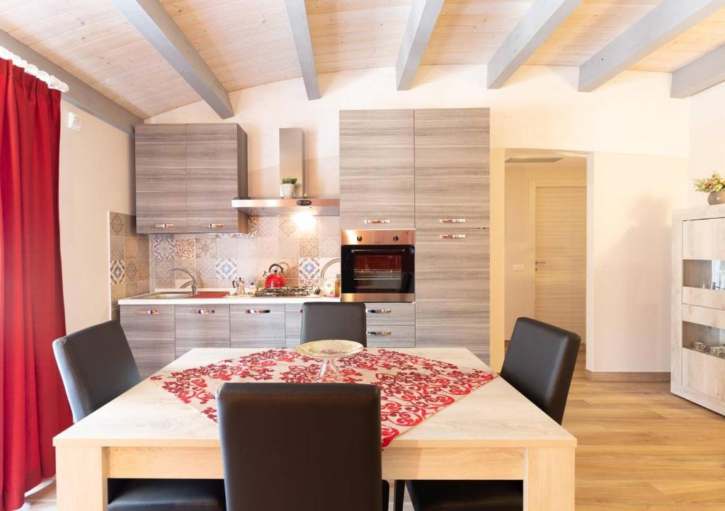 Il Sopracciglio Suites - Red Suite photo 2
