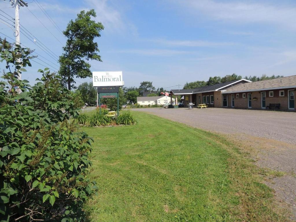 Balmoral Motel photo 3