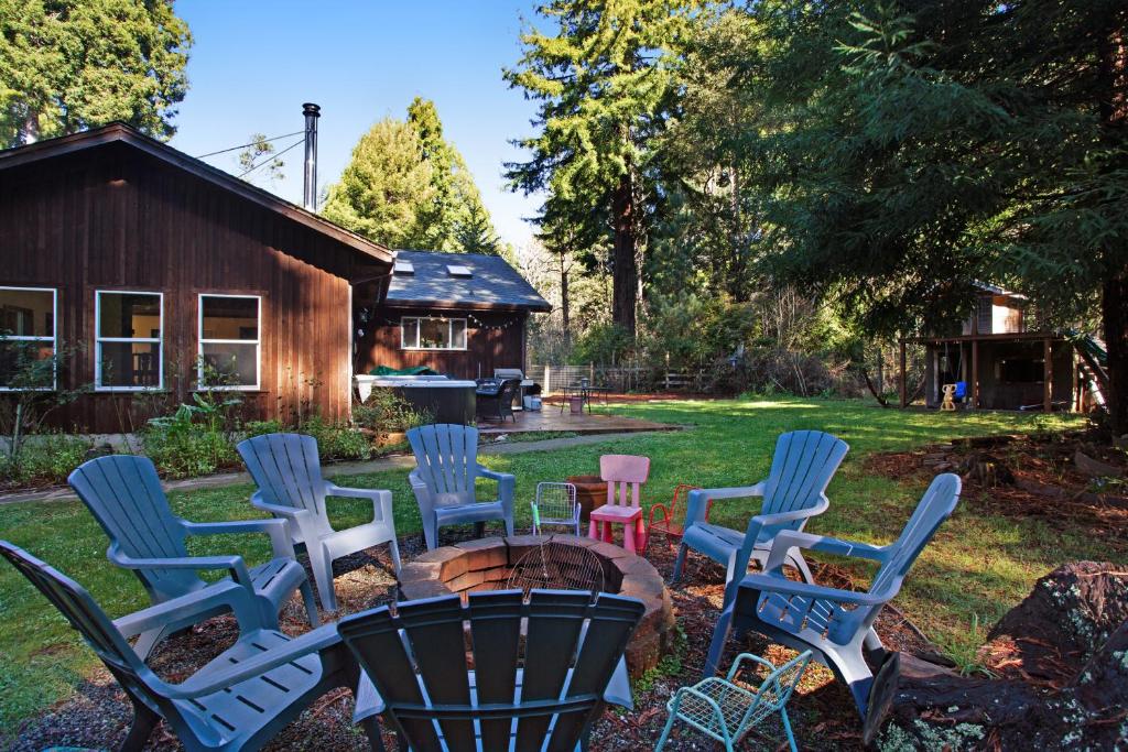 Fort Bragg Farmhouse photo 2