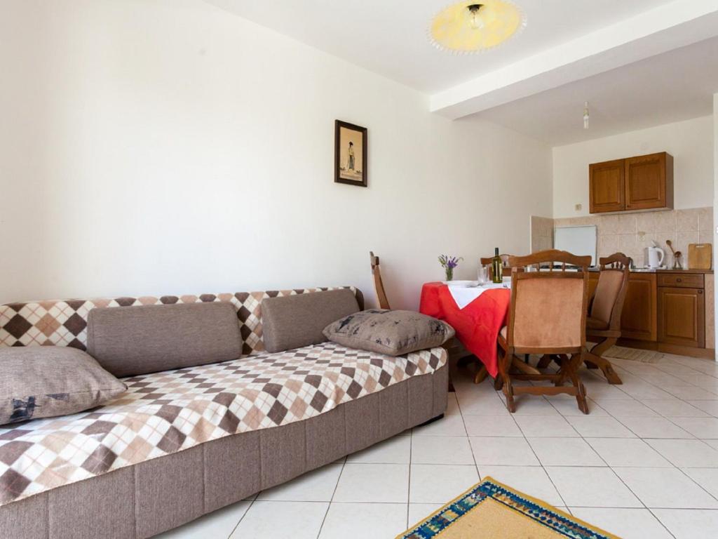 Nice apartment with terrace 600m distant from the beach photo 4
