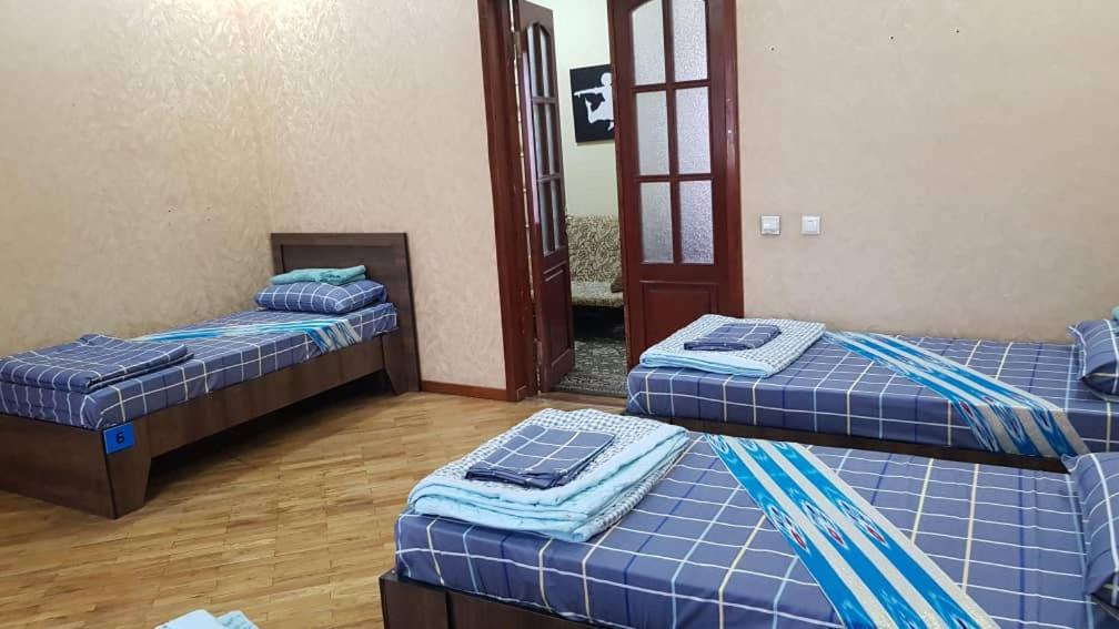 Номер (Кровать в общем 6-местном номере), Yellow Hostel Dushanbe