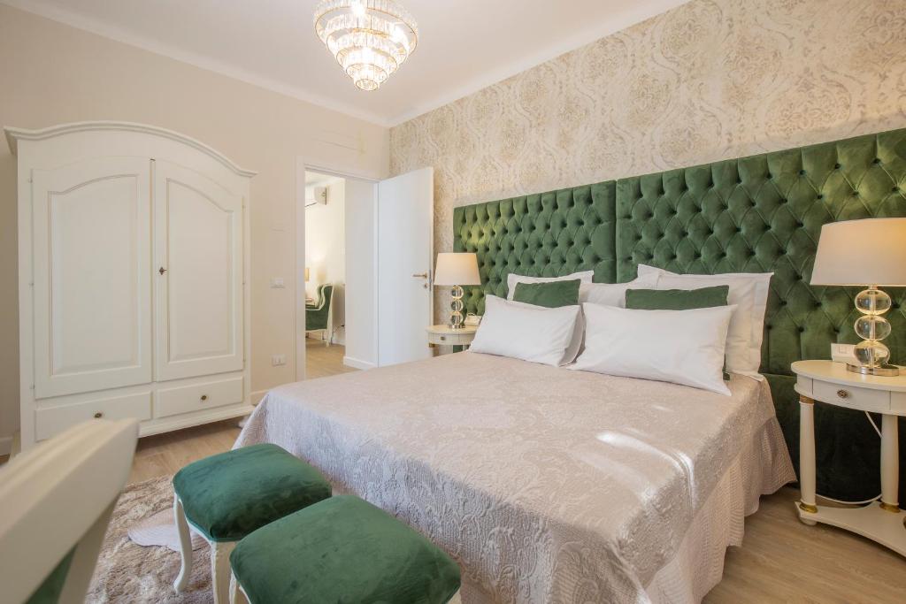 CRYS: Apartments, Holiday, Business, Verde