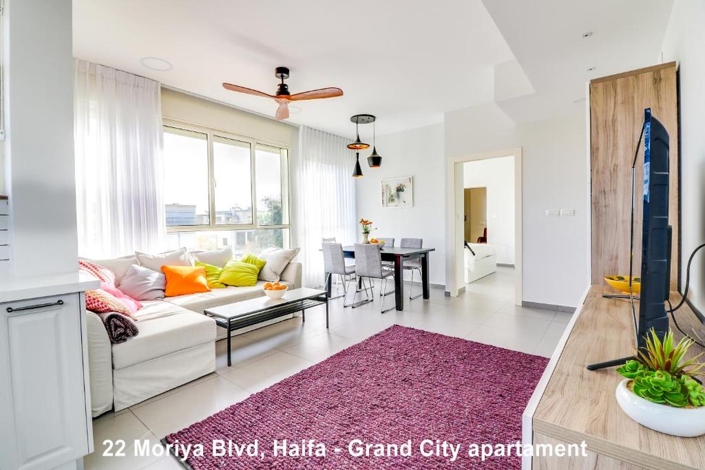 Carmel Boutique Apartments photo 1