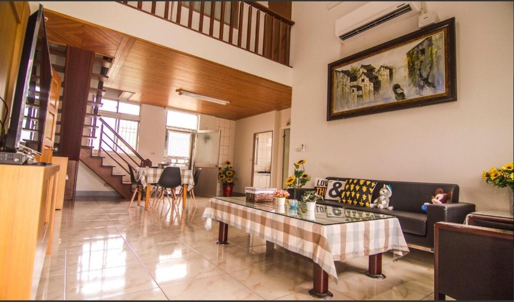Sunny House I