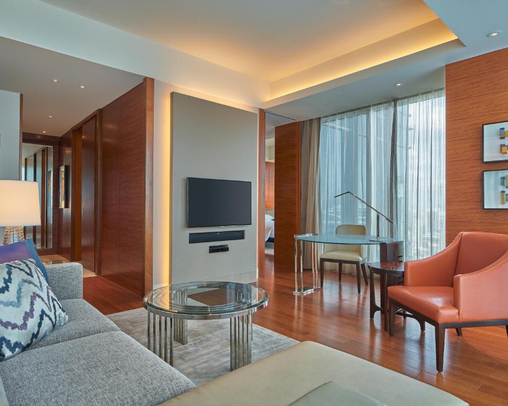 Сьюит (Люкс «Гранд»), Grand Hyatt Manila