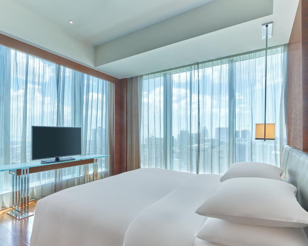 Сьюит (Представительский люкс Гранд), Grand Hyatt Manila