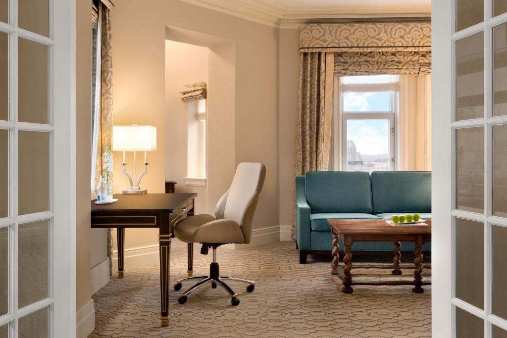 Fairmont Chateau Laurier Gold Experience photo 4